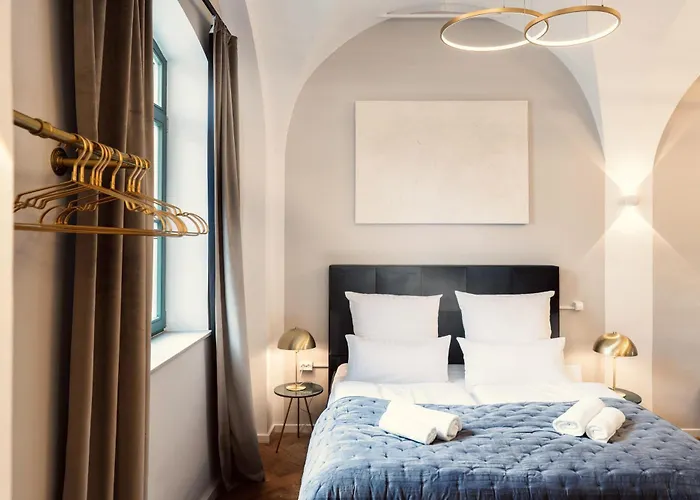 New Luxus Suite I Two Kingbeds I Center